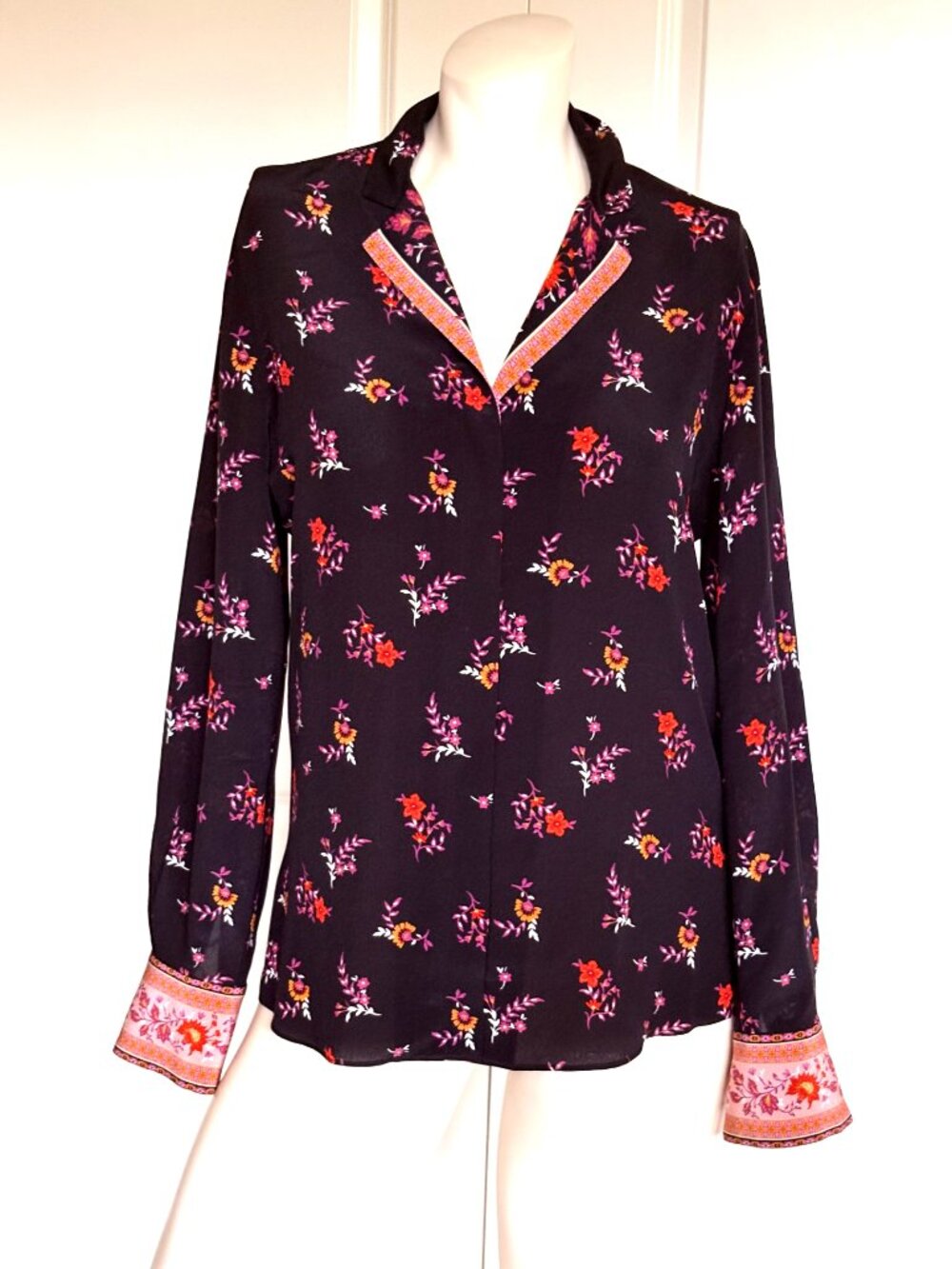 NWOT KOBI HALPERIN BLACK MULTICOLOR FLORAL LONG SLEEVE SILK BLOUSE SIZE: XS